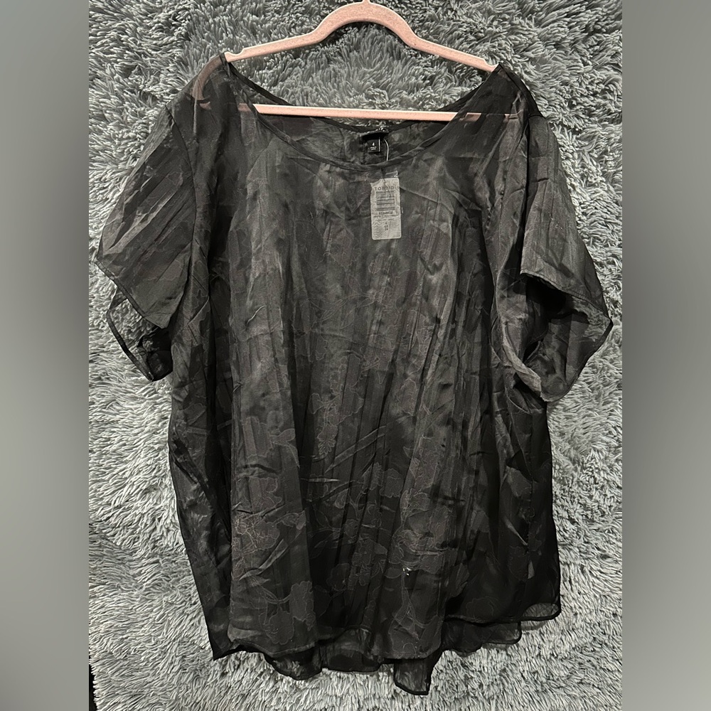 *NWT* Torrid blouse